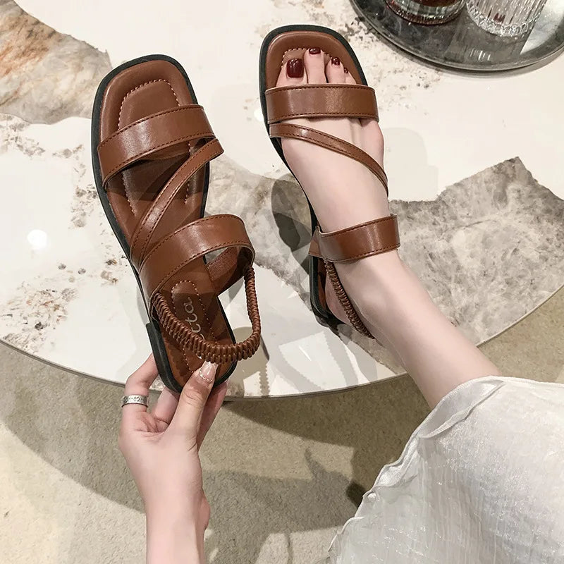 Trendy Flat Bottomed Sandals for Women 2024 New Casual, Simple and Versatile Beach Fashion Roman Sandals Zapatos De Mujer
