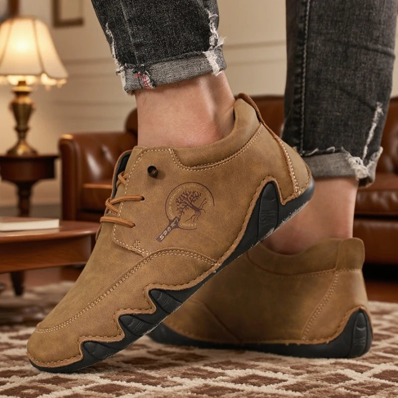 New Handmade Leather Men Boots Autumn Design Sneakers 2025 Man Breathable Casual Leather Shoes Men Ankle Boots Outdoor Fashion