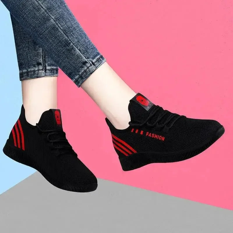 Women Tennis Shoes 2025 Spring New Fly Weaving Old Beijing Cloth Shoes Little Daisy Women's Casual Sports Shoes Walking Shoes