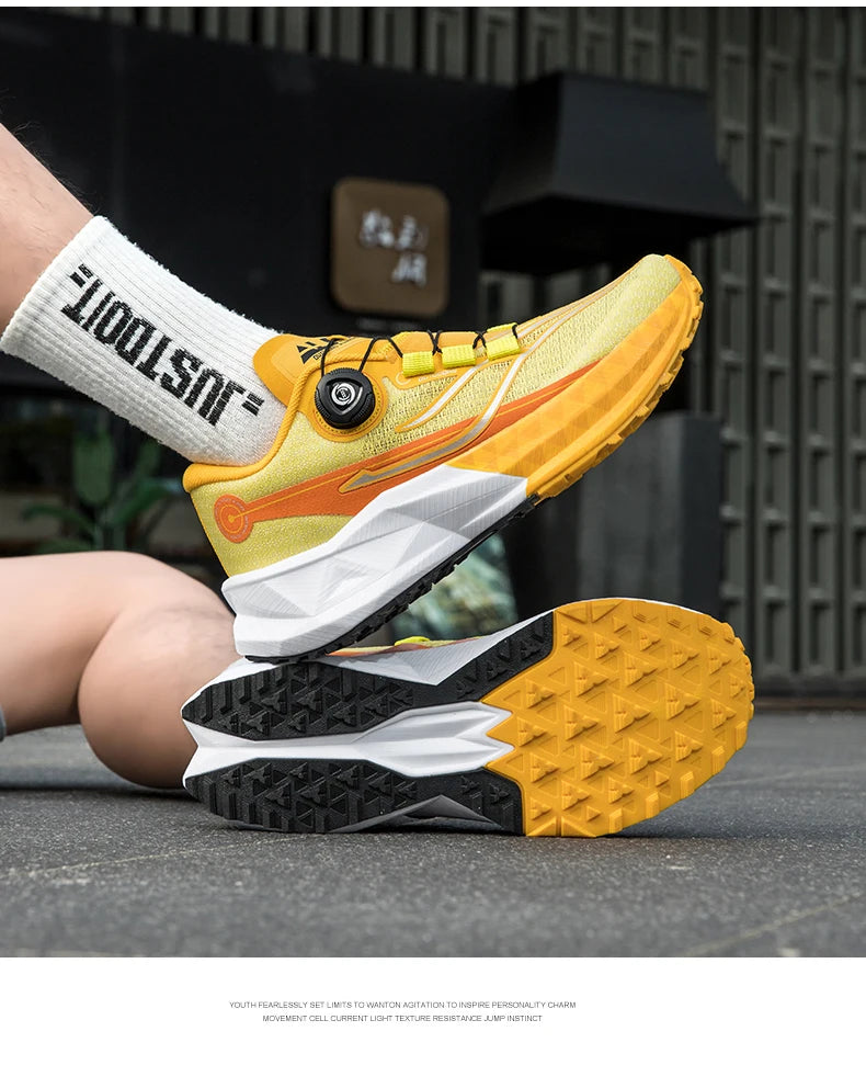 2025 New Lightweight Outdoor Casual Sports Shoes With Rotating Buckle Carbon Plate And Popcorn Outsole Running Shoes For Men