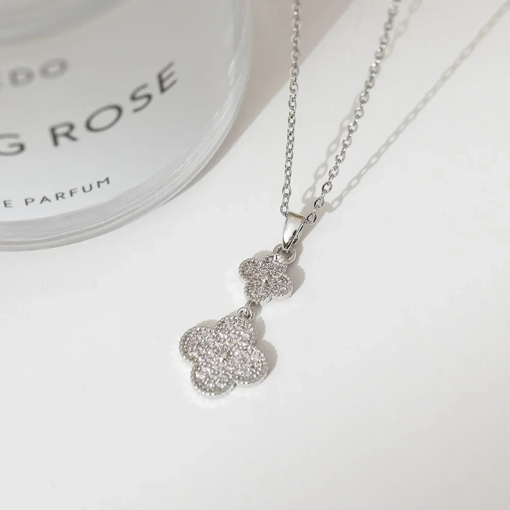 A popular four-leaf clover necklace for women with a niche design that is simple and does not fade. Collarbone chain 9527