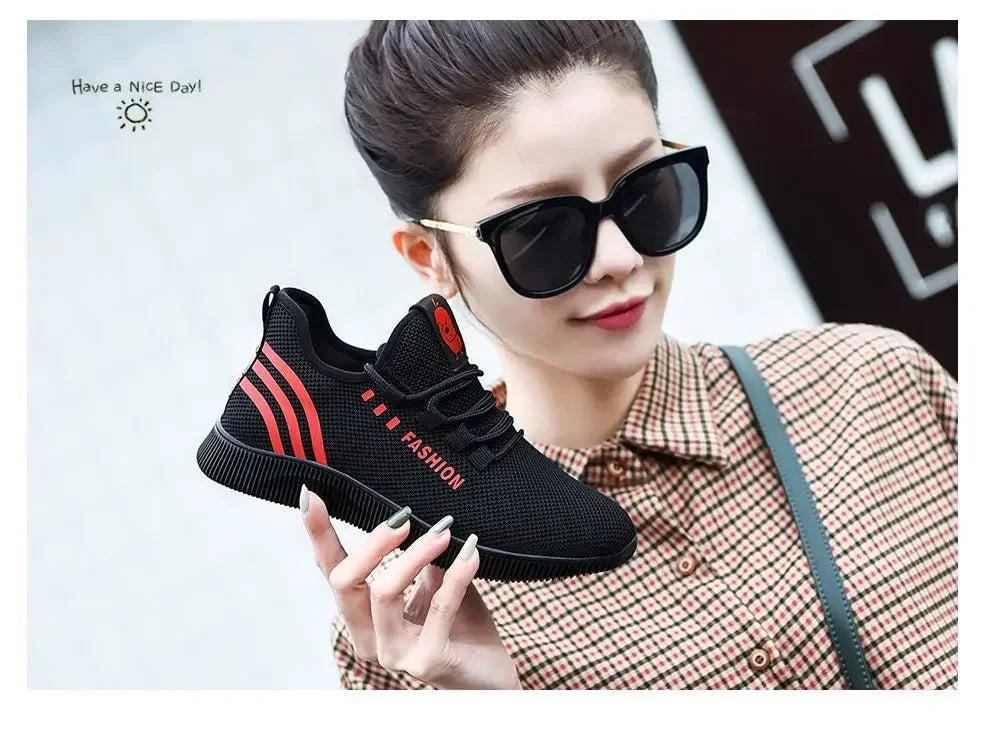 Women Tennis Shoes 2025 Spring New Fly Weaving Old Beijing Cloth Shoes Little Daisy Women's Casual Sports Shoes Walking Shoes