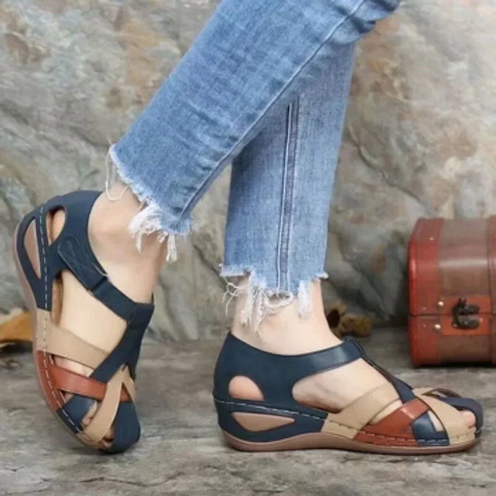 Female Sandals 2025 Summer Women Footwear Cross-tied Platform Beach Waterproo Slip on Rome Slippers Sandals for Women Leather