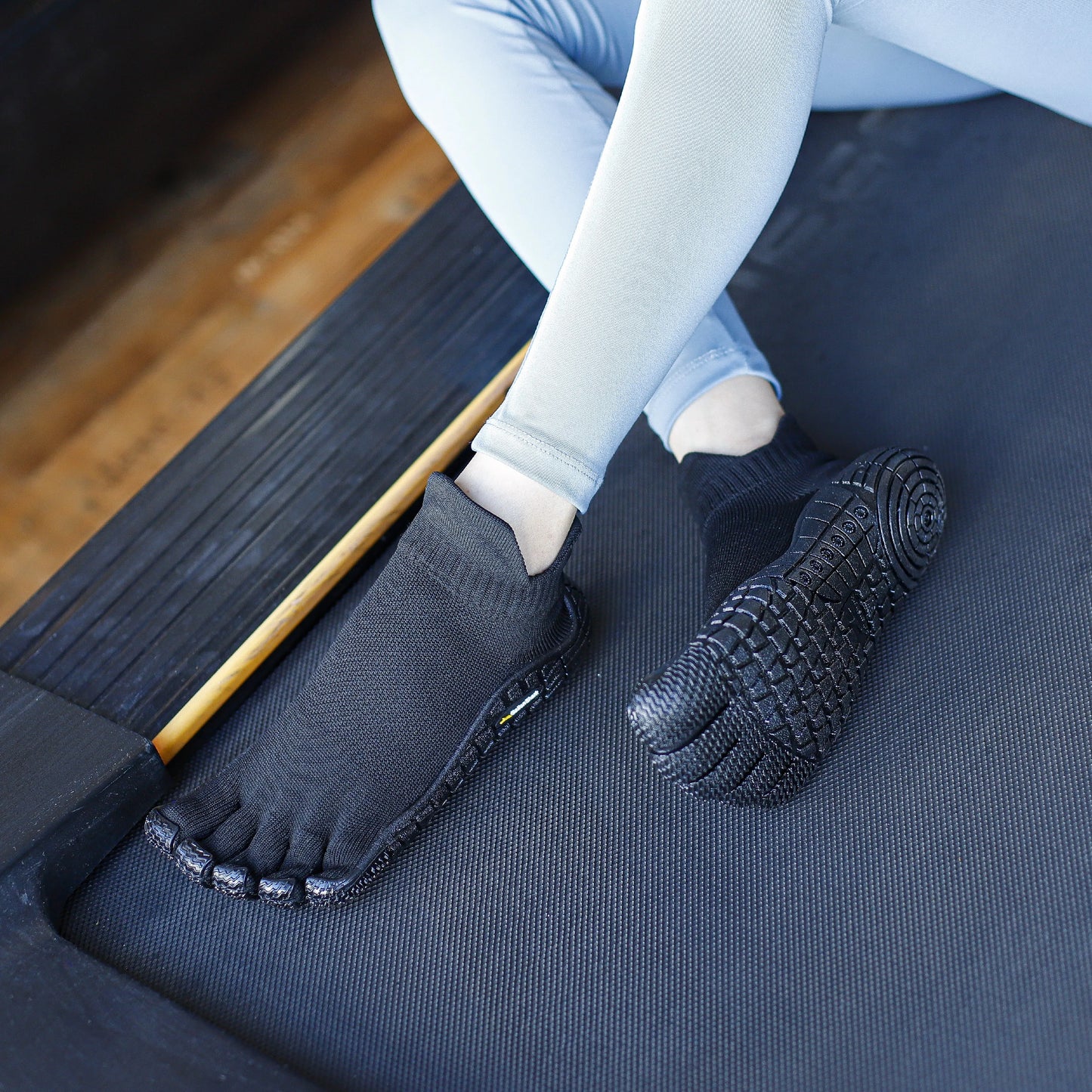 Five finger shoes, split toe shoes, men's and women's fitness soft soled shoes, Pilates yoga fitness barefoot shoes, beach shoes