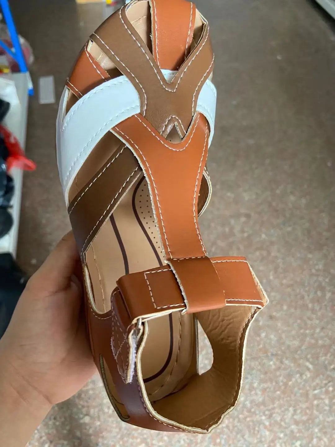 Female Sandals 2025 Summer Women Footwear Cross-tied Platform Beach Waterproo Slip on Rome Slippers Sandals for Women Leather