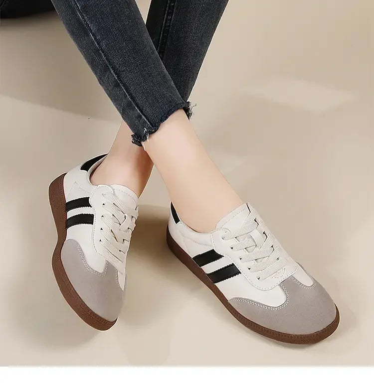 2024 Flat Luxury Shoes Women Autumn New Classic Ladies Sneakers Women Leather Retro Low Cut Lace -up Casual Round Toe Grey White