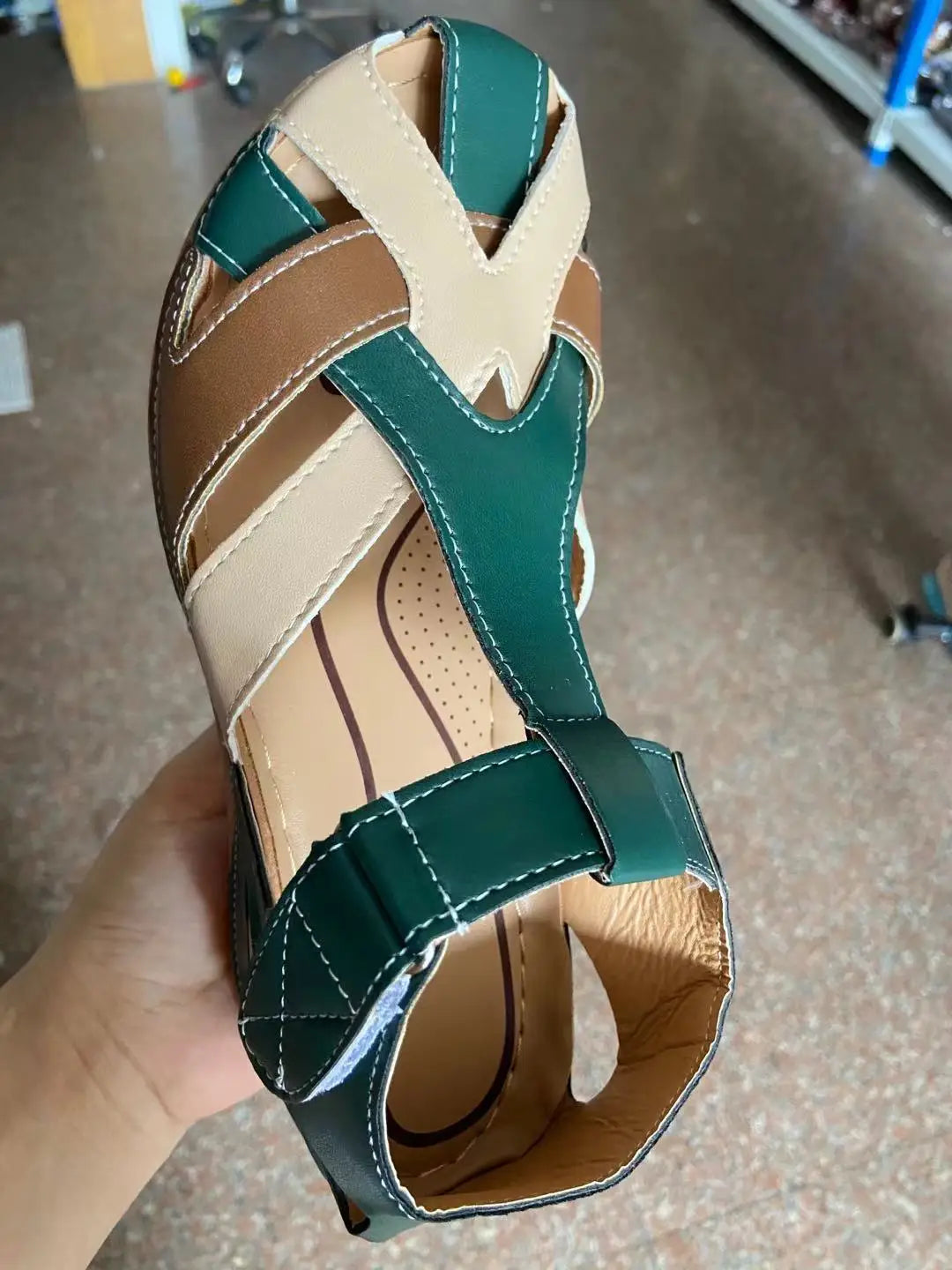 Female Sandals 2025 Summer Women Footwear Cross-tied Platform Beach Waterproo Slip on Rome Slippers Sandals for Women Leather