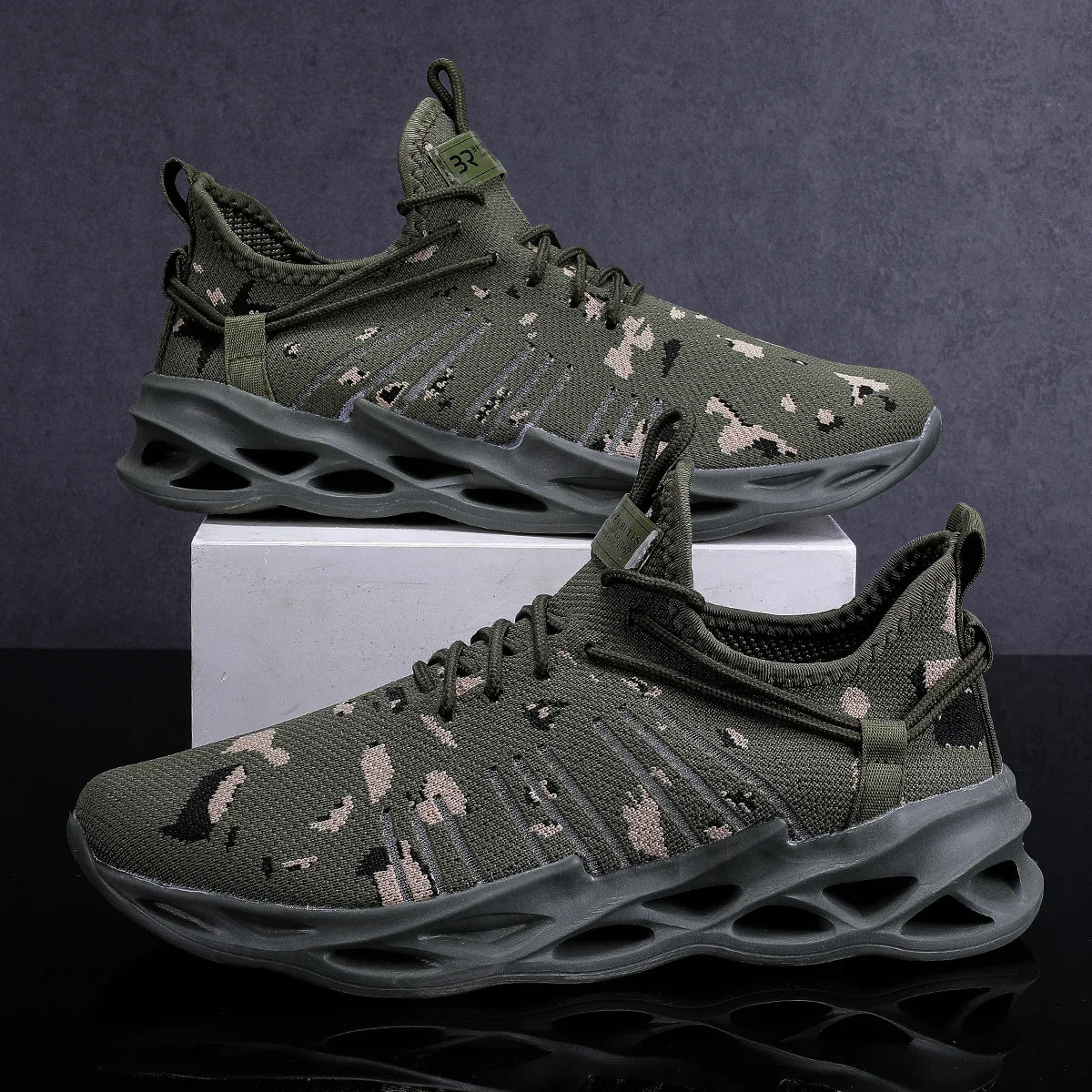 YRZL Sports Shoes Men Breathable Sneakers Comfortable Jogging Shoes for Men Non Slip Outdoor Walking Shoes Mesh Casual Sneakers