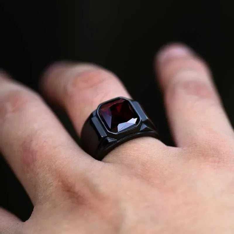 New Vintage Punk Finger Rings for Men Black Gem Inlaid Mens Luxury Ring Personality Jewelry for Banquet Party Anillos