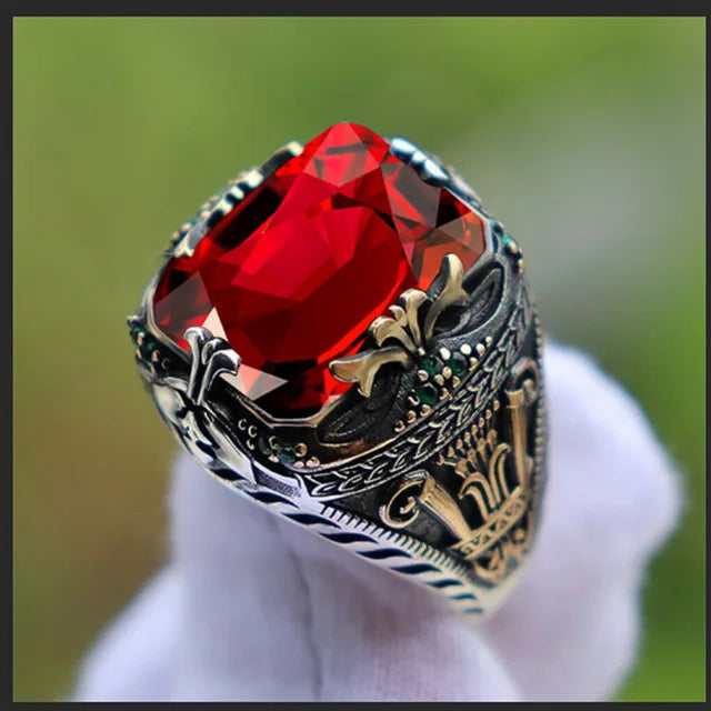 Men's luxury ring inlaid with jade retro domineering ring attended the banquet party jewelry.