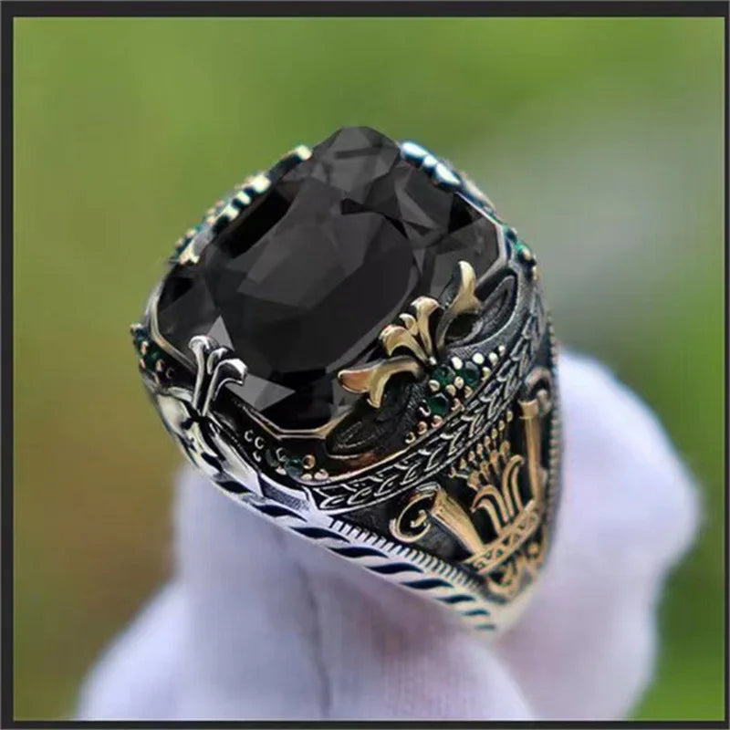Men's luxury ring inlaid with jade retro domineering ring attended the banquet party jewelry.
