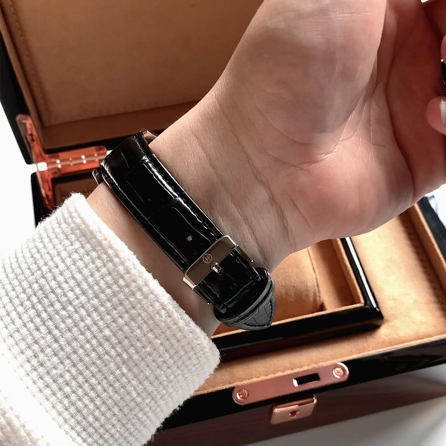 UTHAI High  Authentic Men Watch Brand Waterproof Leather Calendar Student Exam Table Male Fashion Quartz Clock Watches Has Box