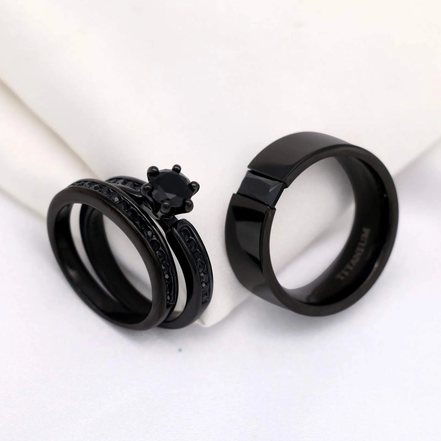 Fashion Couple Rings Women's Black Rhinestones Zirconia Rings Set Men's Stainless Steel Zirconia Rings Wedding Band Jewelry Gift