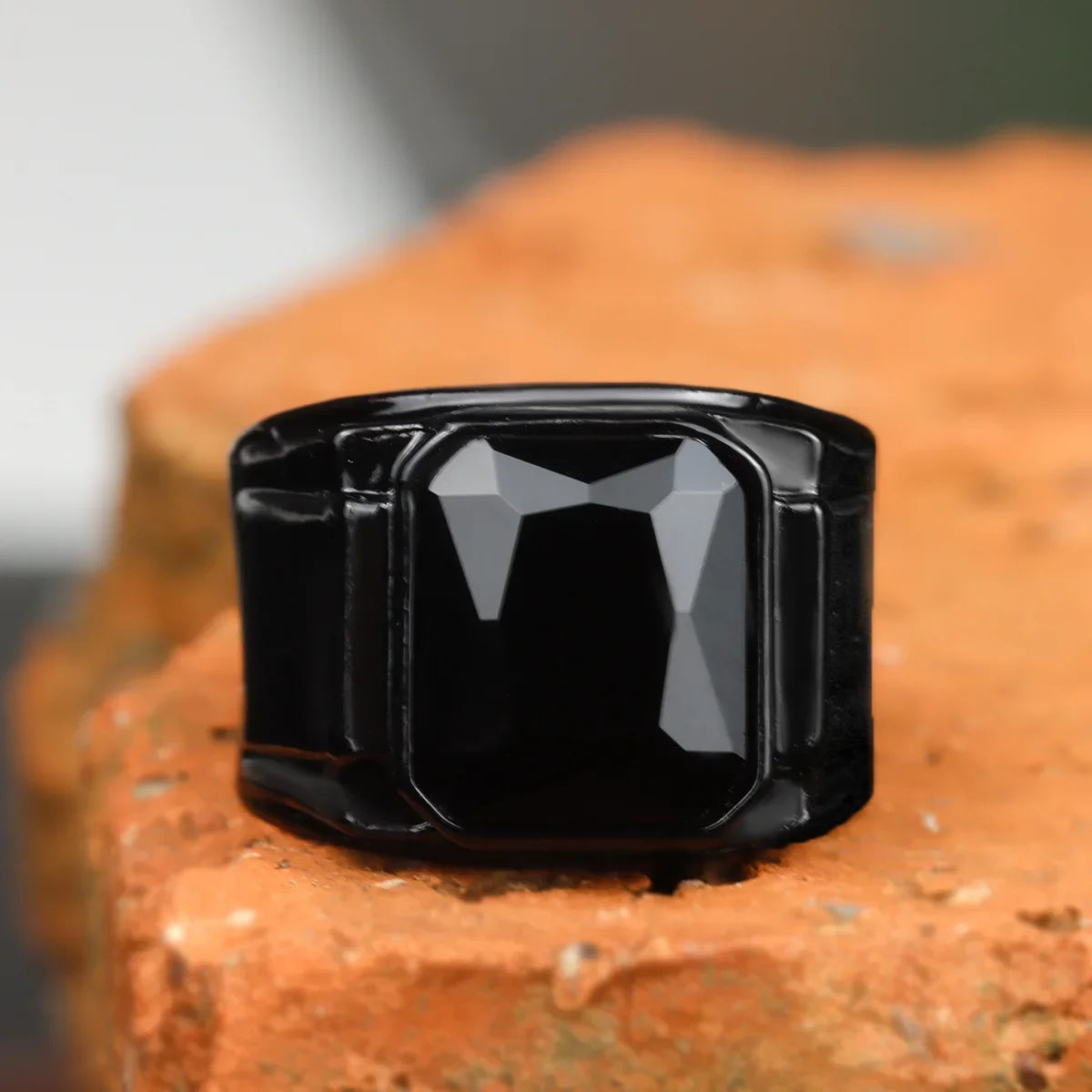 Vintage Rings for Men and Women Black Red New Fashion Hand Ornament Punk Hip Hop Personality Men Ring Gift Jewelry Кольцо