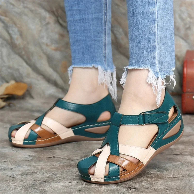 Female Sandals 2025 Summer Women Footwear Cross-tied Platform Beach Waterproo Slip on Rome Slippers Sandals for Women Leather