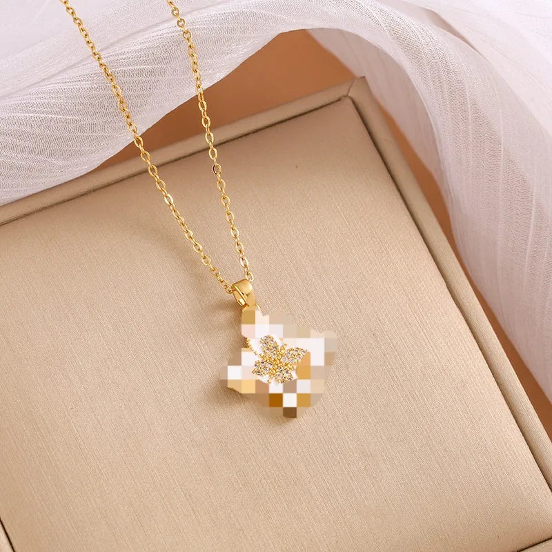 Four-leaf clover titanium steel necklace, a fashionable, individual and simple best-selling women's collarbone chain