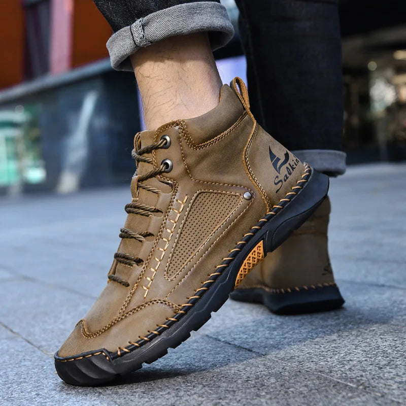 New 2025 Handmade Men Boots Design Sneakers Man Outdoor Casual Leather Men Shoes Ankle Boots Fall Breathable Hot Sale